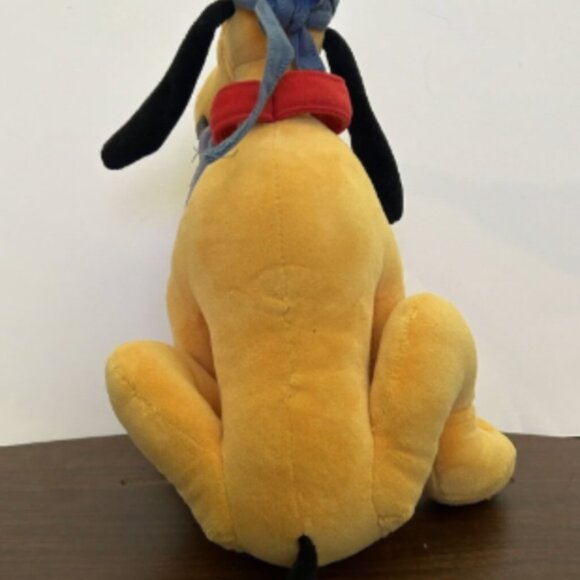 Disney Parks Pirates Of The Caribbean Ride Pluto With Keys Plush - Picture 2 of 4